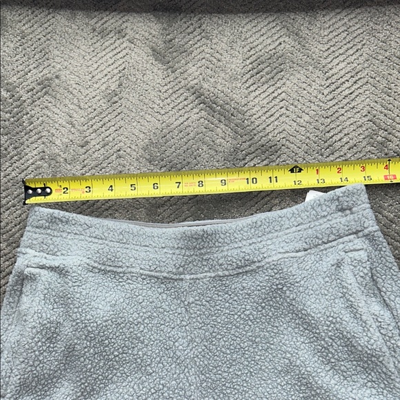 Patagonia Women's Size Medium Gray Polyester Sherpa Pile Synchilla Sweatpants - Picture 9 of 13